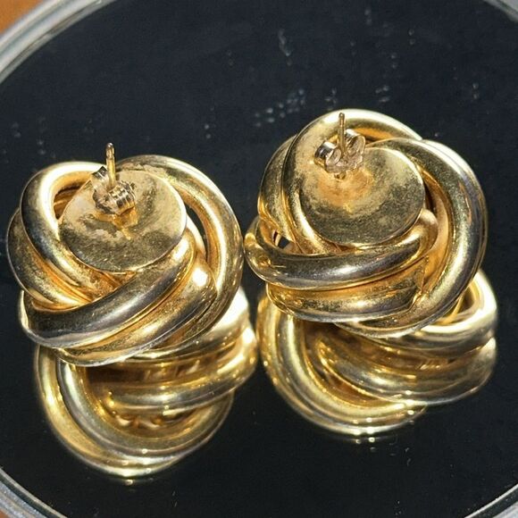 Vintage large interlocking gold knot post earrings - Picture 2 of 4